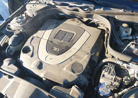 2010 Mercedes-Benz E 550 из США, поврежденный, VIN WDDHF7CB8AA153850